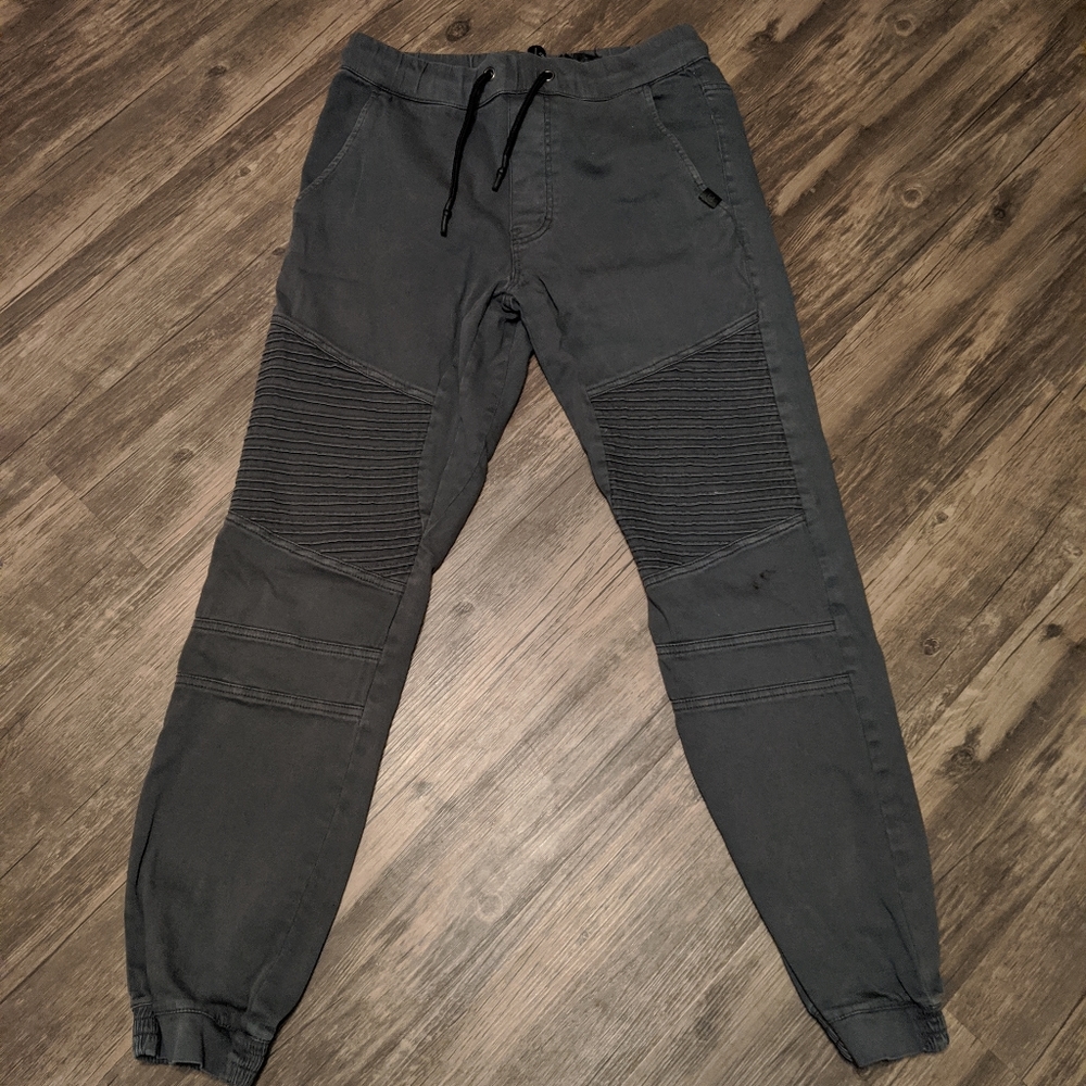 Akademiks joggers